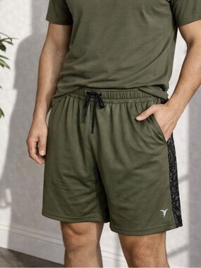 Old Navy Olive Green Men's Athletic Shorts with Black Drawstring